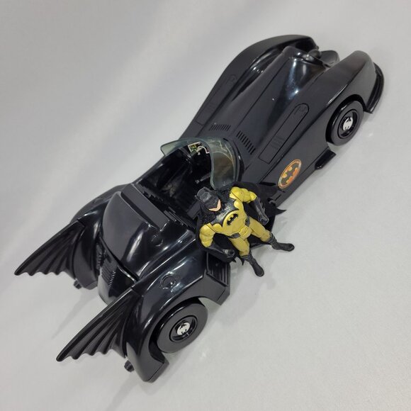 DC Comics Batman Movie Vintage 1989 Batmobile & Gold Action Figure by ToyBiz - Picture 1 of 4